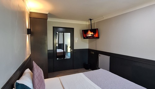 Premier Room