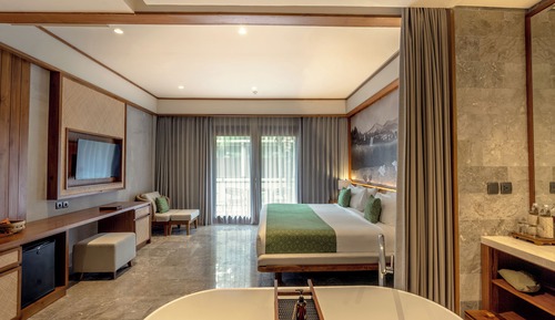 Family Rooftop Pool Villa with free Benefit