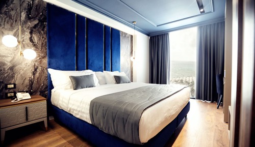 Standard Double Room (Land View)