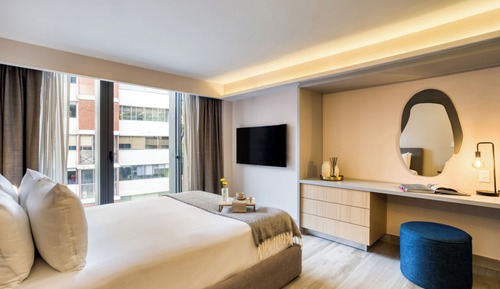 Elegant-Modern Studio