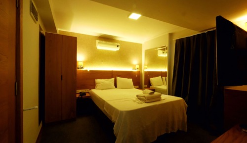 Economy Room
