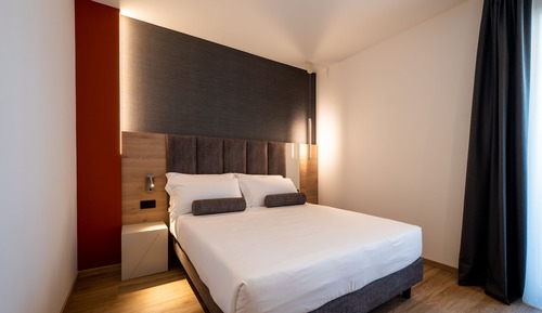 Superior Room, Balcony, Partial Sea View.....