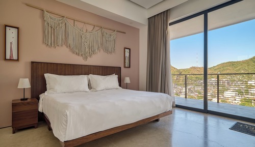 1 Bedroom Suite Deluxe