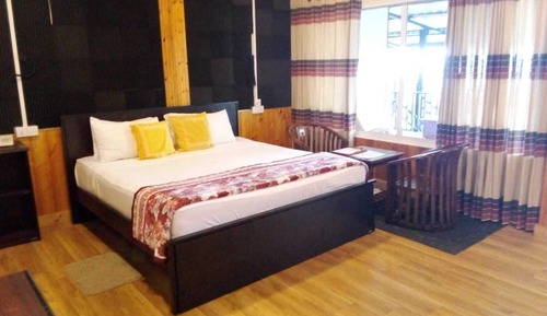 Luxury Double Room, 1 King Bed, Non Smoking, Mountain View