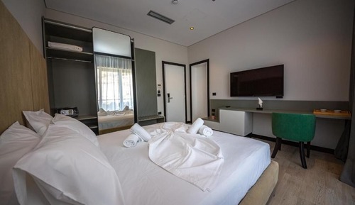 Superior Double Room, Balcony, Partial Sea View