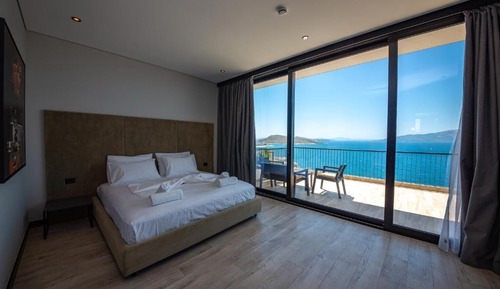 Deluxe Suite, Balcony, Sea View