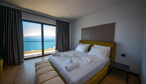 Deluxe Apartment, 1 Bedroom, Balcony, Full Sea View (3 Adults)