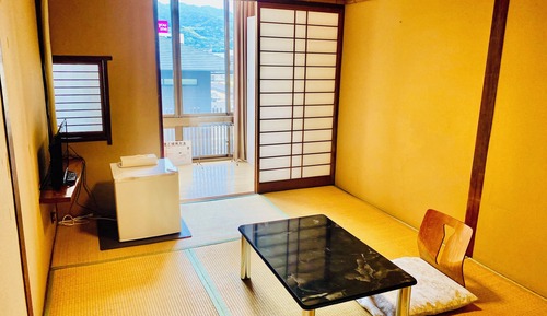 Economy Room