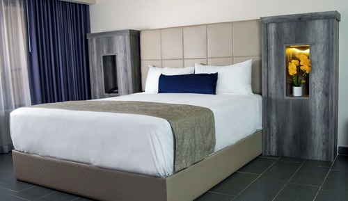 Premier Single Room