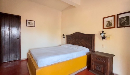 Basic Triple Room, Courtyard View, Corner 5