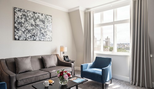 Family Apartment with Kitchen City View