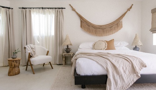 Room, 1 King Bed, Pool View, Courtyard Area