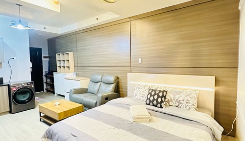 Comfort Condo, City View