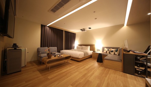 Premium Double Room (Massage chair)