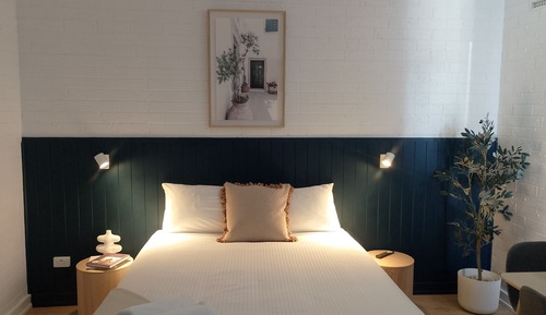 Deluxe Studio, Multiple Beds