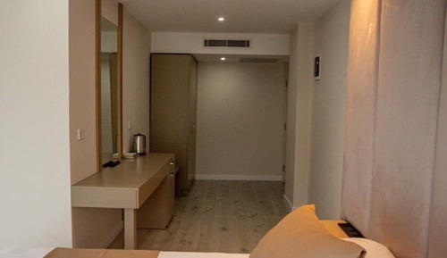 Standard Room, 1 King Bed, Mountain View