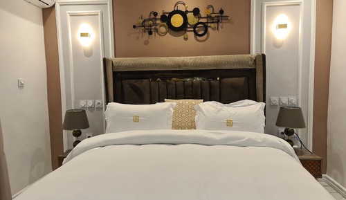 Deluxe Studio Suite