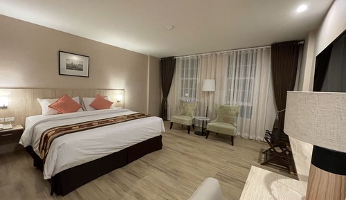 Superior Room, 1 King Bed