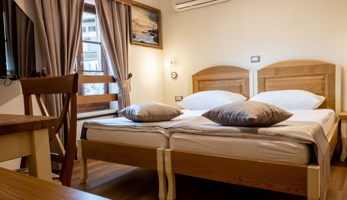 Economy Room, 1 Queen Bed, Non Smoking