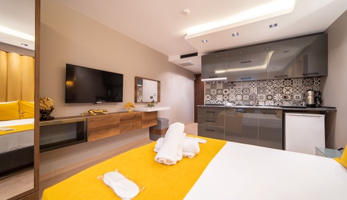 Junior Studio Suite