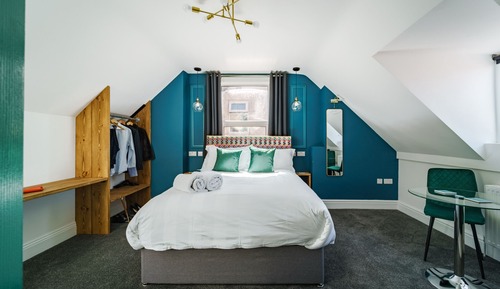 Deluxe Studio, Ensuite (2nd Floor)