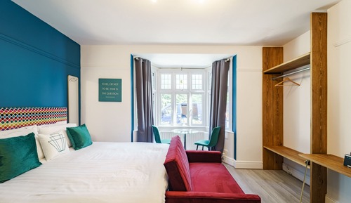 Deluxe Studio, Ensuite, Park View (Ground Floor)