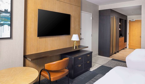 Club Room, 2 Queen Beds (Signia)