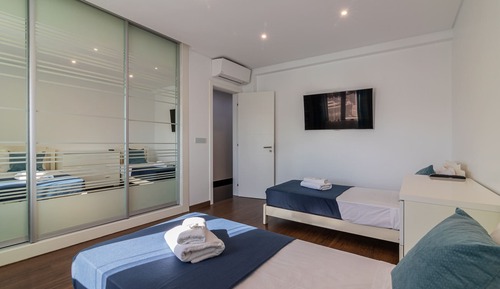 Apartment, 3 Bedrooms, Pool Access