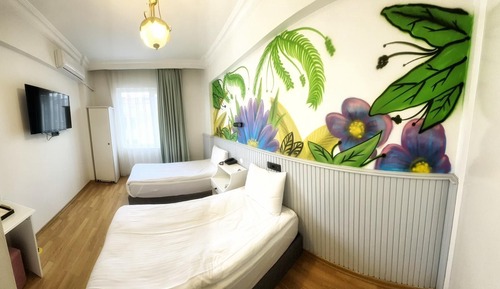 Standard Twin Room