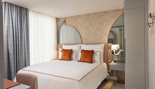 Deluxe Room, 1 King Bed