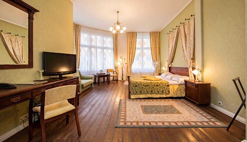Luxury Suite