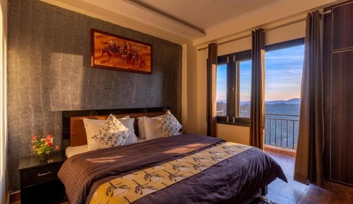 Economy Suite