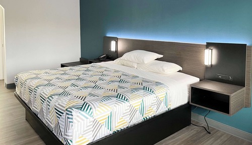 Standard Room, 1 King Bed, Non Smoking, Refrigerator & Microwave