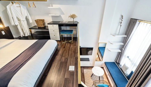 Executive Duplex, City View