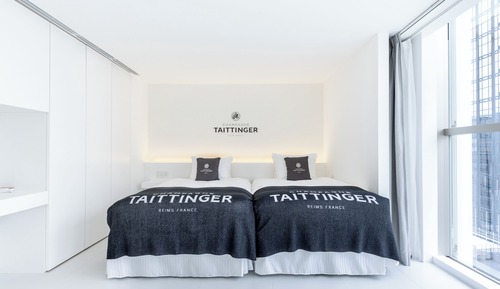 Upper Floor Deluxe Twin Room, Non Smoking (11F-13F)