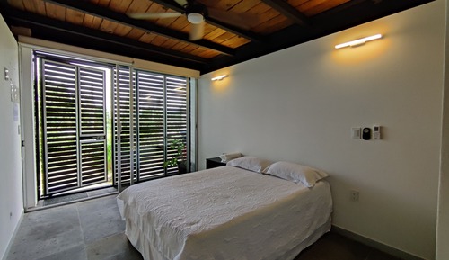 Basic Room, 1 Queen Bed