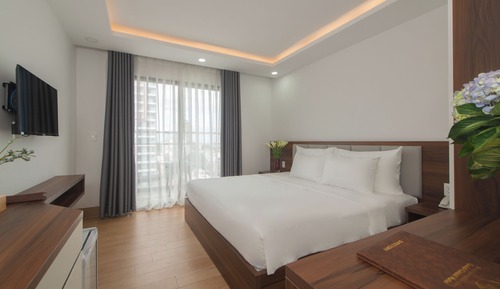 Deluxe Double Room, 1 King Bed, Balcony, City View