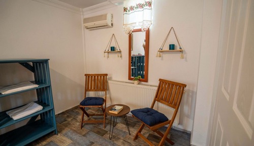 Economy Room