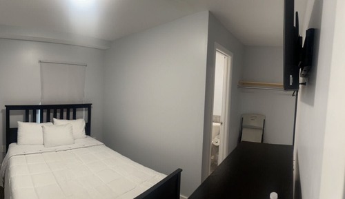 Basic Room, 1 Queen Bed