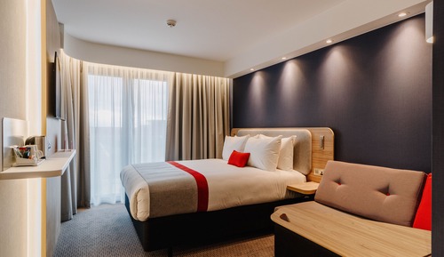 Standard Room, 1 Queen Bed with Sofa bed, City View (Free Hot Breakfast)