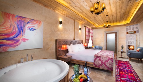 King Suit with Jacuzzi and Fire Place
