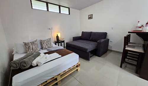 Deluxe Studio, 1 Bedroom, B