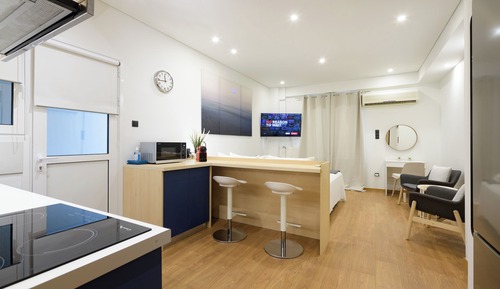 Deluxe Studio
