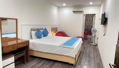 Standard Double Room Single Use, 1 Queen Bed, Non Smoking, Pool Access
