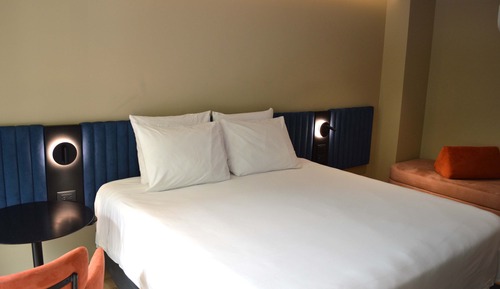 Superior Room, 1 King Bed (Accessible)