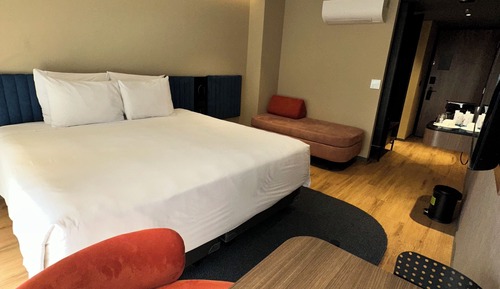 Superior Room, 1 King Bed