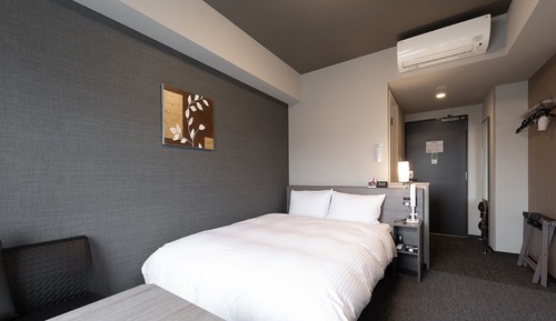Semidouble Room, Smoking