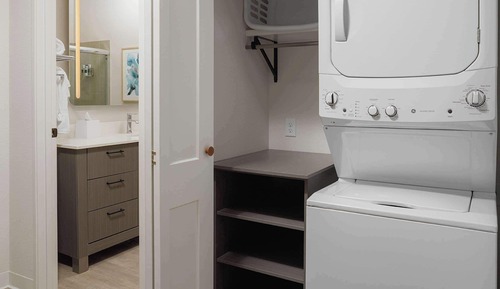 Studio Suite, 1 King Bed, Balcony