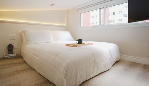 Estúdio Cama Elevada com Escada