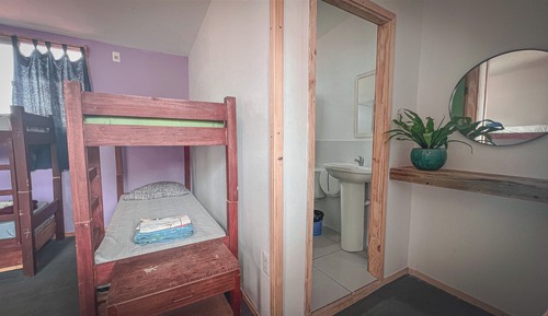 Standard Shared Dormitory, Women only, Ensuite